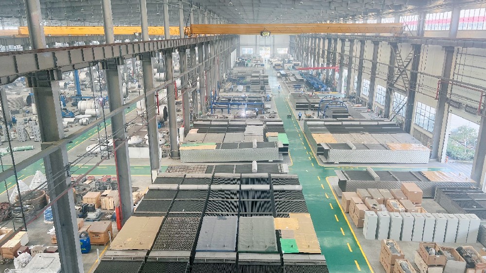 我公司業(yè)務(wù)量大增，工人們加班加點、保質(zhì)保量完成交貨